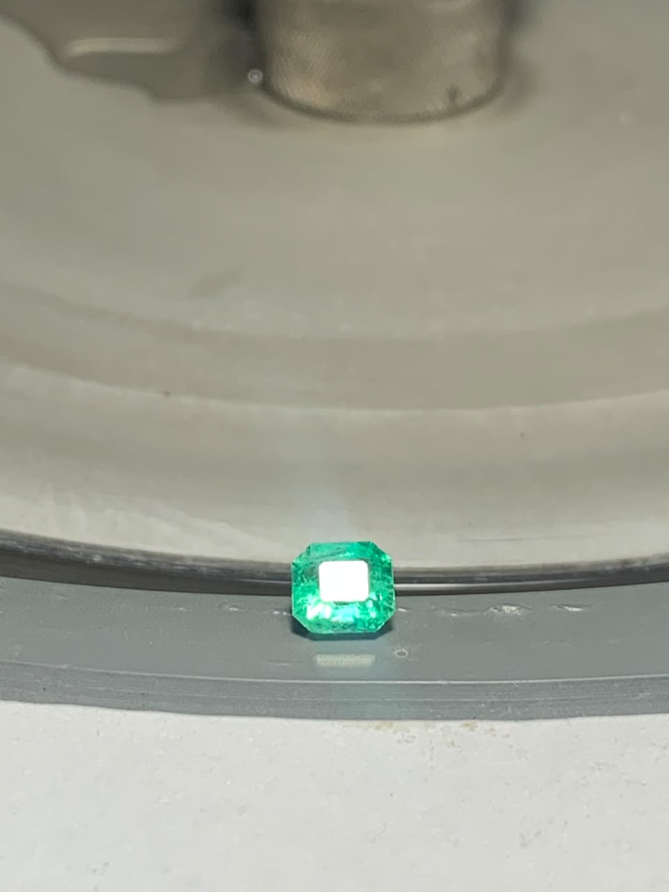 Pierre taillée · Émeraude Colombie - 1,175 ct