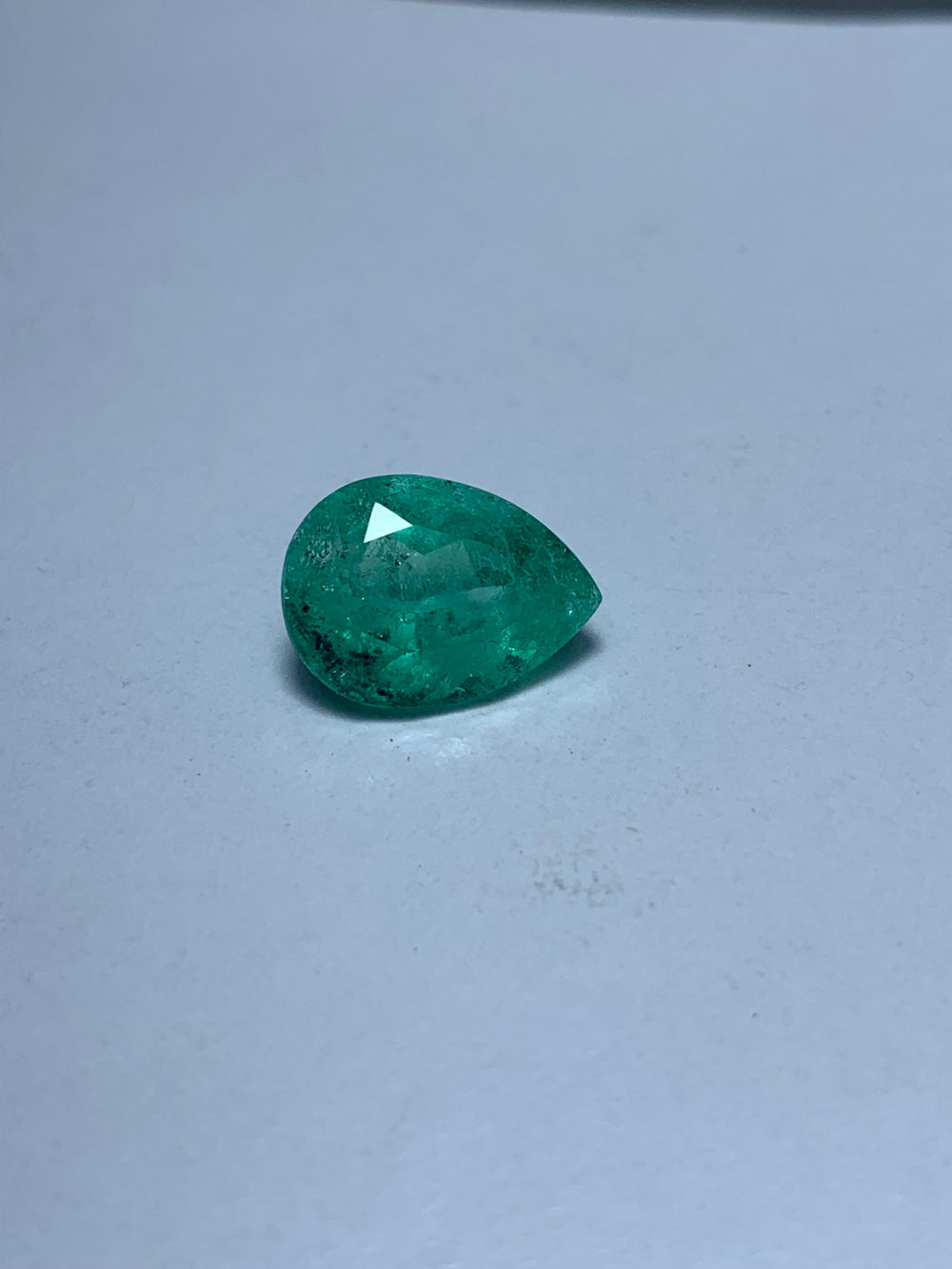 Pierre taillée · Émeraude Colombie - 3,41 ct
